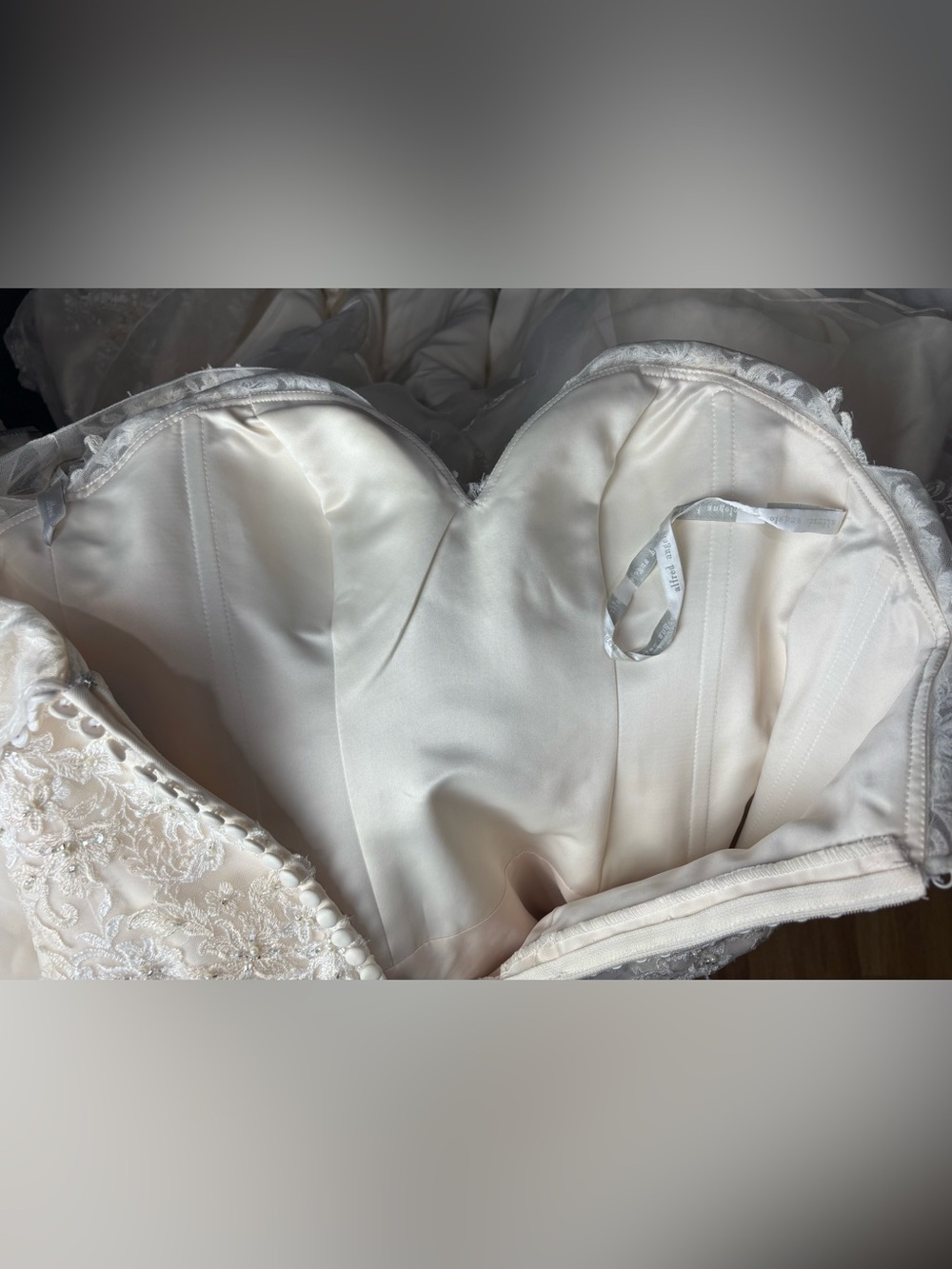 NWT Alfred Angelo Ivory and Cream Lace Beaded Wedding Bridal Gown Dress 6 - Picture 10 of 12
